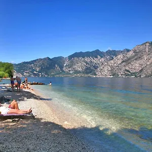 https://gardabellevue.hotelinveneto.com